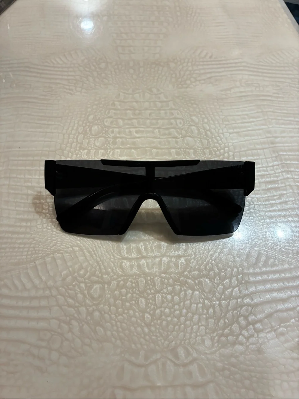 Burberry Black Shield Sunglasses with Signature Striped Temples - Picture 3 of 13